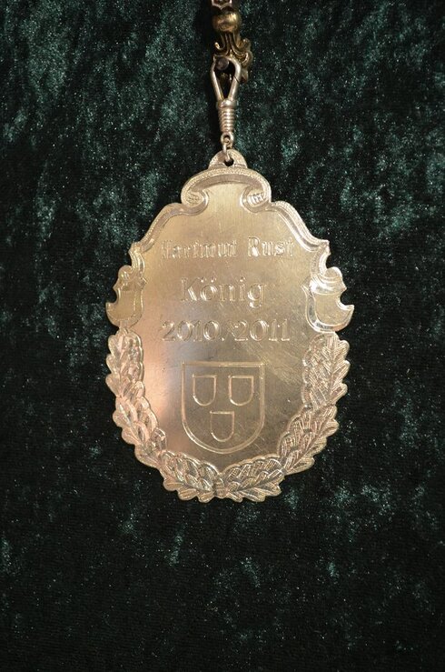 2010-2011 Hartmut Rust